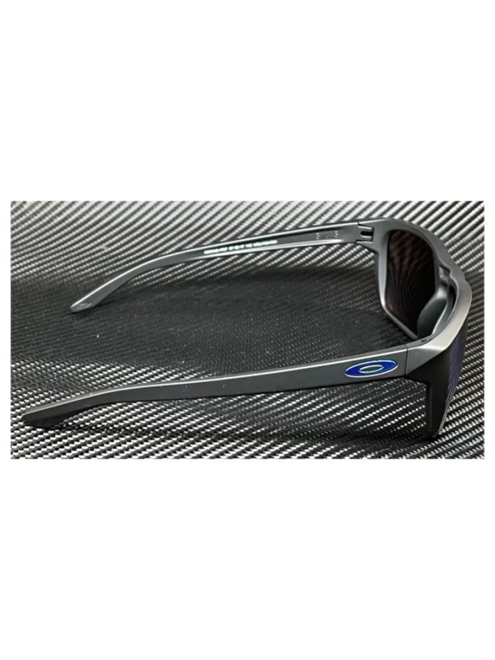 New Oakley Men  Sunglasses --